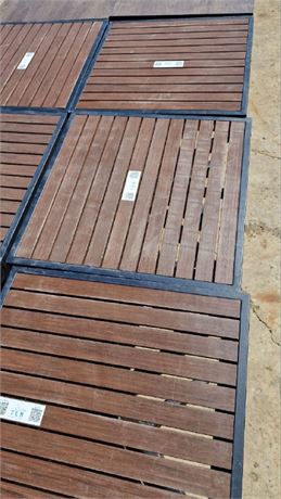 Lot 48 - Table, dark brown in colour