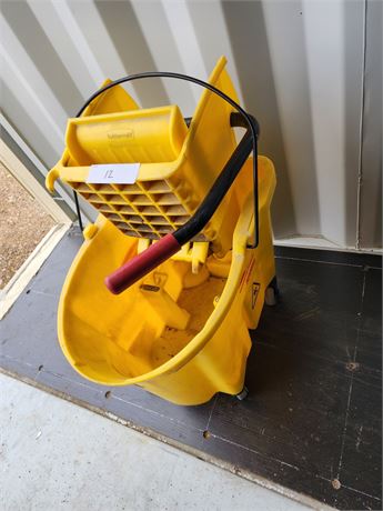 Rubbermaid Mop Bucket