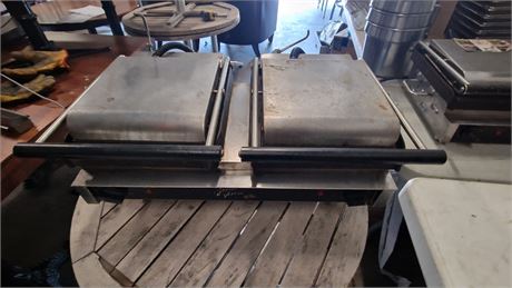 Star Commercial Sandwich Grill Model GX20IG