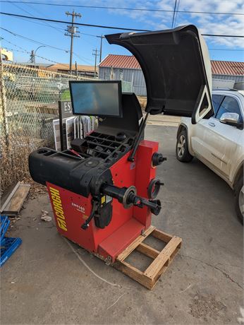 Lot 6 - 2021 Corghi EM6580 Plus Laserline Wheel  Balancer