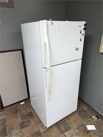 Lot 6 -  Refrigerator MAYTAG