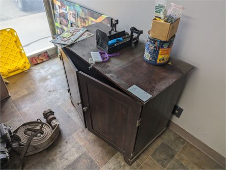 Lot 8 -  Office shelf