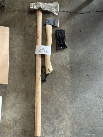 Lot 29 - Wood Axe