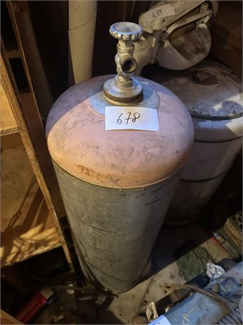 Lot 678 - Standup Tank