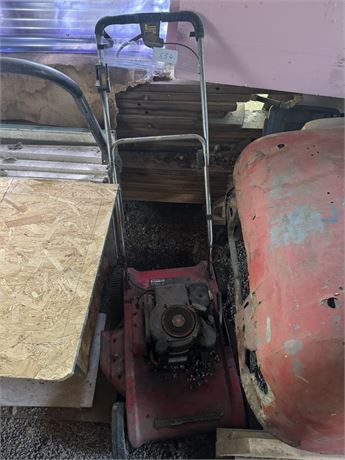 Lot 654 - MTD lawn elite pusher mower