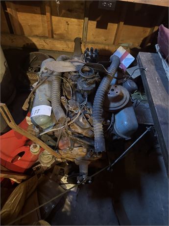 Lot 677 - 1962 Pontiac Parisienne Engine