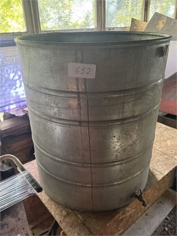 Lot 652 -Steel rain barrel