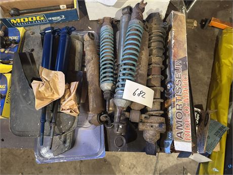 Lot 682 - Struts and shock absorbers