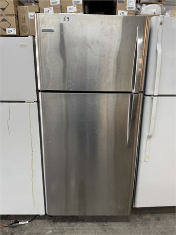 Lot  3-20 - Refrigerator Electrolux