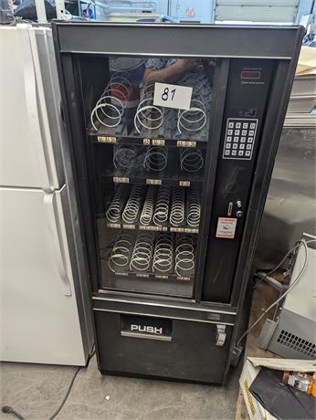 Lot 81 -Savamco Indoor Dry Goods Vending Machine