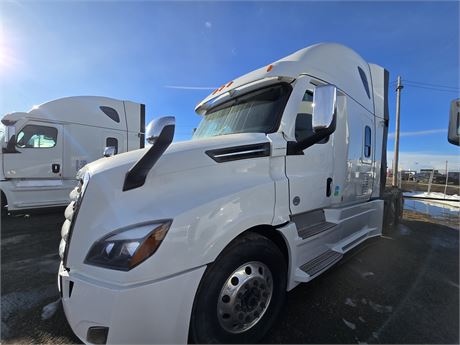Lot 7986 - 2024 Freightliner Cascadia