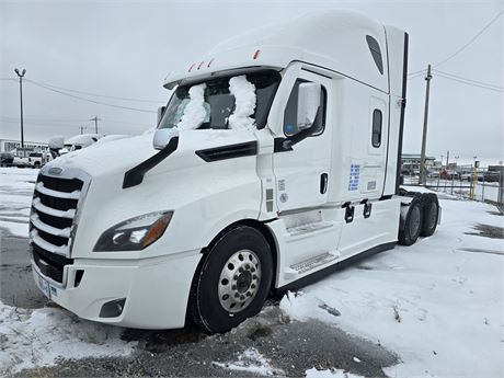 Lot 7977 - 2021 Freightliner Cascadia