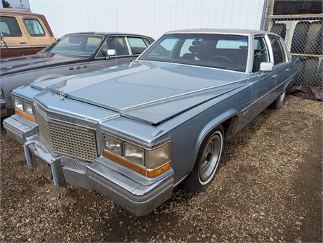 Lot 30 -  Cadillac  Delegence Fleetwood Braugham