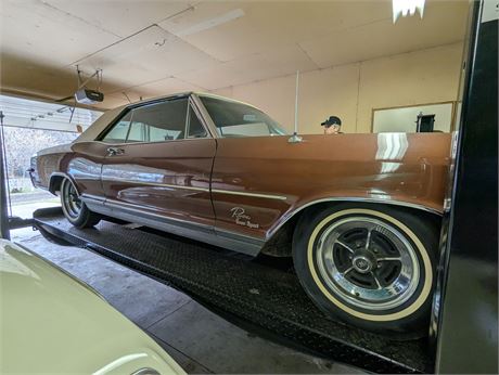 Lot 36 - 1965 Buick Riviera Gran Sport