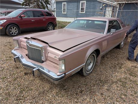 Lot 57 - 1977 Lincoln  Continental