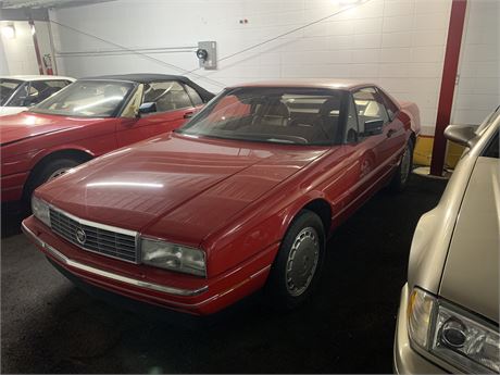 Lot 365 - 1989 Cadillac Allante Hard Top