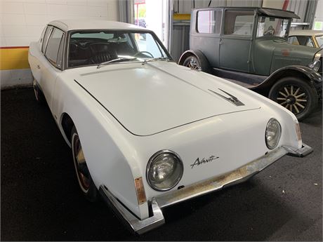 Lot 376 - 1963 Studebaker Avanti R2
