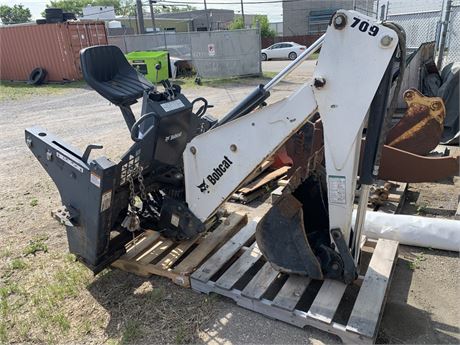Lot 8083 - 2005 Bobcat 709 Skid Steer Backhoe Attachment