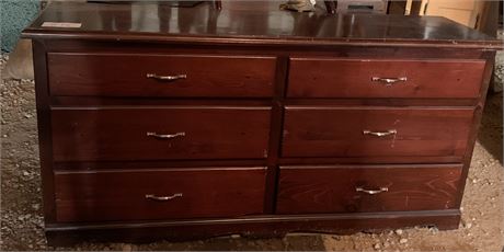 Lot 15 - Chest of Drawers