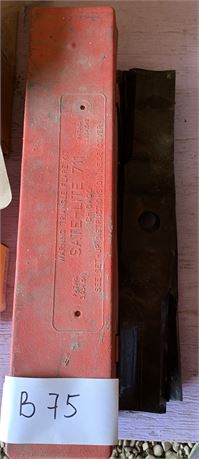 Lot 75 - Emergency Roadside Reflector Kit with (3) Lawn Mover Blades