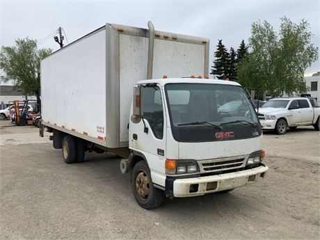 Lot 8054 - 2004 GMC W5500