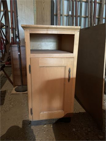 Lot 4 - Furniture