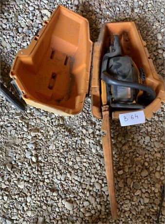 Lot 64 - Poulan Pro 42cc 18" Gas Chainsaw