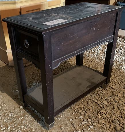 Lot 11 - End table