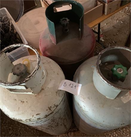 Lot 121 - Welding Tanks Expired