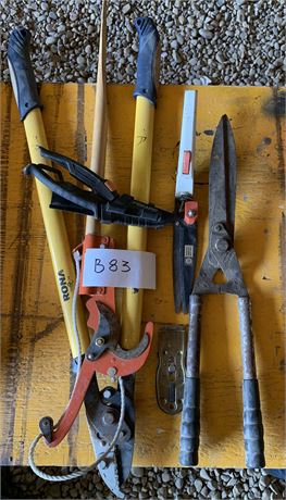 Lot 83 - Various Garden and Yard Tools