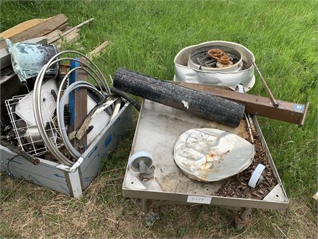 Lot 179 - Various Metal and Stainless Steel Items