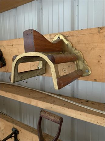 Lot 117 - Horse Bridle Harness Rein TACK RACK of Wood & Brass