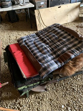 Lot 156 - Blankets