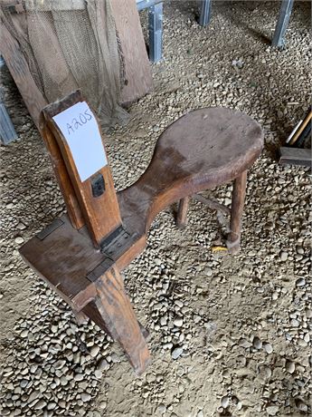Lot 205 - Leather Makers Bench