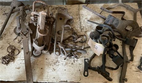 Lot 152 - Various Candles, Hitches and more