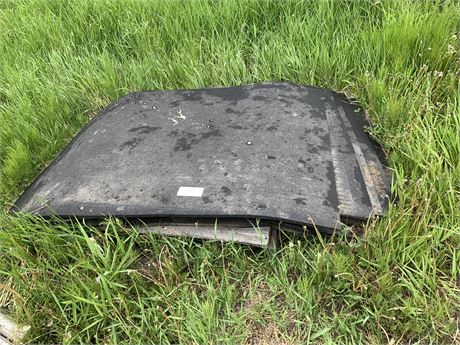 Lot 242 - Rubber Stall Matt's
