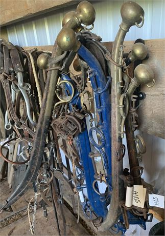 Lot 105 - Antique horse hames brass ball