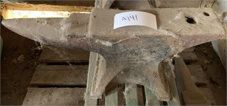Lot 141 - Cast Anvil