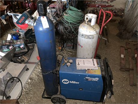 Lot 158 - Miller MIG Matic M-25
