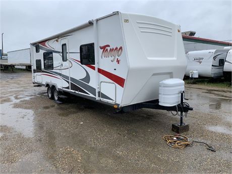 Lot 8090 - 2010 Pacific Coachworks Tango 289BH