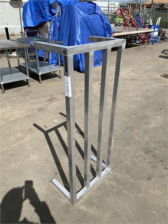 Lot 1-52 - Dunnage Rack