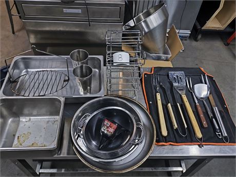 Lot 8 - Cooking Utensils