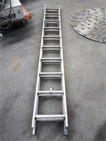 Lot 153 - Extension ladder