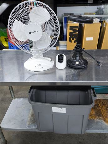 Lot 152 - Fan, Lamp and Camer
