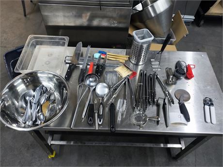 Lot 9 - Cookng Utensild