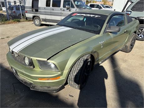 Lot 8134 - 2005 Ford Mustang