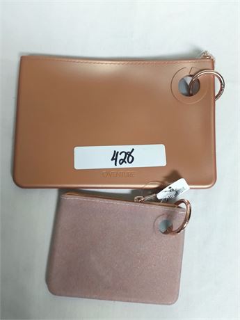 Lot 428 - Oventure Silicone Pouches