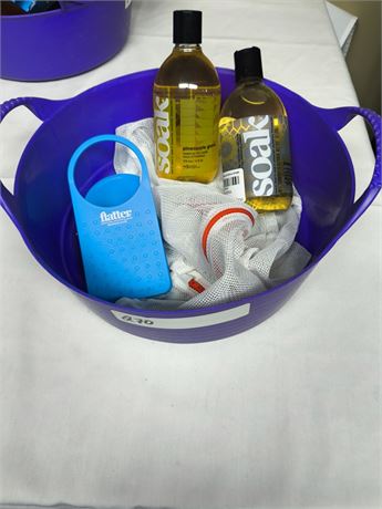 Lot 270 - Laundry Kit