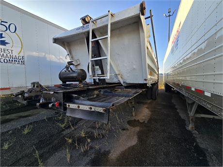 Lot 8175 - 2004 Canuck End Dump Tri-Axle Trailer