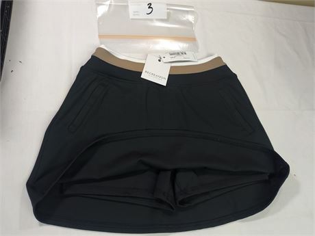 Lot 3 - Recreation Wendy Skort, Size Small